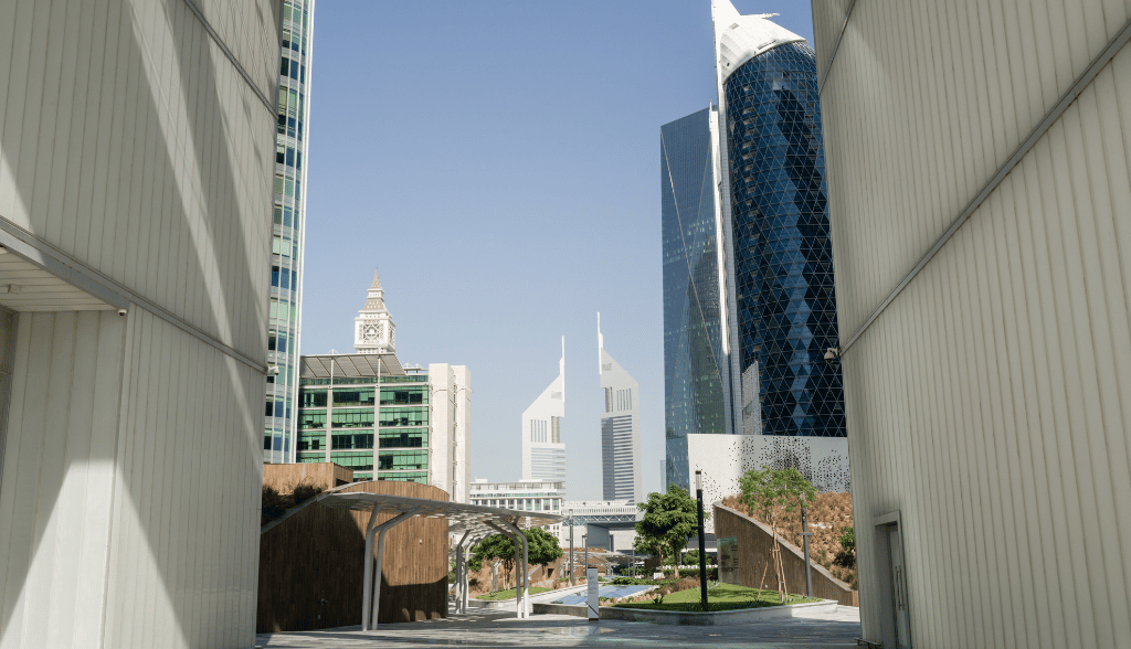 全球混合法域的先行者：迪拜国际金融中心（DIFC）与迪拜（Mainland）双轨司法辖区管辖权冲突的解决新范式